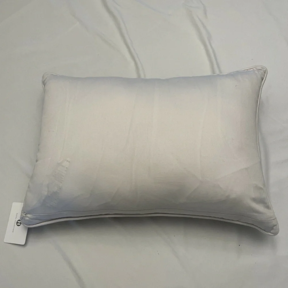 NWT‎ Hotel Collection Interlattice Embroidered Decorative Pillow